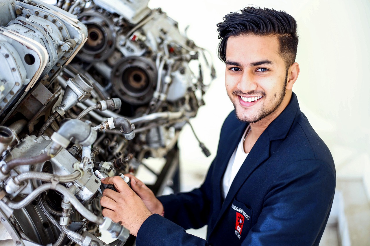 man-repair-vehicle-7669846